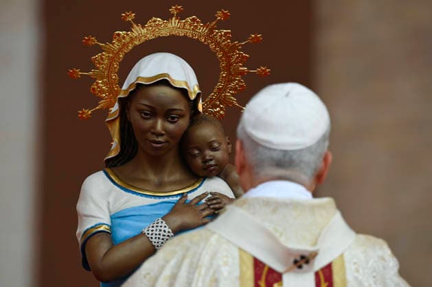 EGUINEA - POPE LEO XIV LEADS A HOLY MASS AT THE MALABO STADIUM IN MALABO - 2026 4 23 Eguinea,Vatican, 2026 4 23 Pope Leo XIV leads a Holy Mass at the Malabo Stadium in Malabo on the last day of an 11-day apostolic journey to Africa, EDITORIAL USE ONLY - NO BOOKS Copyright: xVATICANxMEDIAx