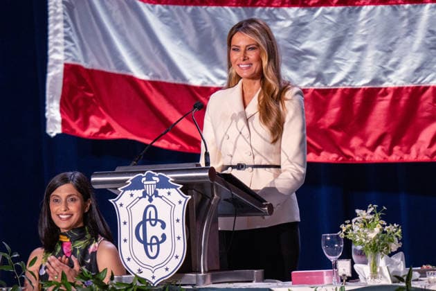 April 23, 2026, Washington Hilton, Dc, United States: US First Lady Melania Trump speaks at the 113th Annual First Lady s Luncheon at the Washington Hilton in Washington, DC, on April 23, 2026. Washington Hilton United States - ZUMAl312 20260423_znp_l312_021 Copyright: xAndrewxLeydenx
