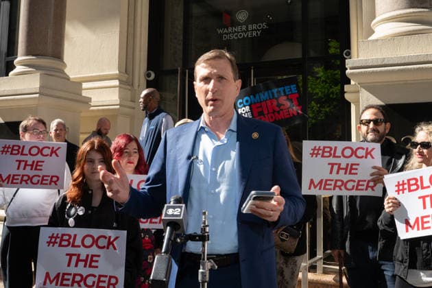 April 23, 2026, New York, New York, USA: United States Representative DAN GOLDMAN speaks on how Donald TrumpÃ¢â‚¬â ¢s approval of the Warner Brothers Paramount merger will Ã¢â‚¬oeenrich him and his billionaire buddiesÃ¢â‚¬Â. Warner Brothers shareholders approved the 10 plan to acquire Paramount Skydance on Thursday morning during a special meeting. New York USA - ZUMAf193 20260423_znp_f193_019 Copyright: xDerekxFrenchx