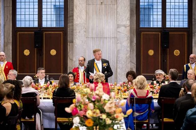 Amsterdam, The Netherlands, 2026-04-23 19:39:42 AMSTERDAM, 23-04-2026, Royal Palace on Dam Square. King Willem Alexander and Queen Maxima receive the Diplomatic Corps for a dinner at the Royal Palace on Dam Square. PHOTO: NLBeeld POOL Patrick van Katwijk Credit: NL Beeld Patrick van Emst  Copyright: xx x