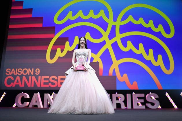 Opening Ceremony - The 9th Cannes Series International Festival. FC CANNES, FRANCE - APRIL 23 Jisoo receives the Madame Figaro Rising Star Award during the Opening Ceremony at the 9th Cannes Series International Festival on April 23, 2026 in Cannes, France. Cannes France  Copyright: xCastelxFranck ABACAx