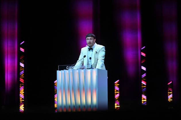 Opening Ceremony - The 9th Cannes Series International Festival. FC CANNES, FRANCE - APRIL 23 Richard Gadd receives the Konbini Commitment Award during the Opening Ceremony at the 9th Cannes Series International Festival on April 23, 2026 in Cannes, France. Cannes France  Copyright: xCastelxFranck ABACAx