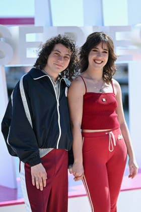 p tain De Soiree Photocall - The 9th Cannes Series International Festival. FC CANNES, FRANCE - APRIL 23 Roman Doduik and Lou Howard attends the P tain De Soiree Photocall at the 9th Cannes Series International Festival at Plage Du Majestic on April 23, 2026 in Cannes, France.. Photo by Franck Castel ABACAPRESS.COM Cannes France  Copyright: xCastelxFranck ABACAx