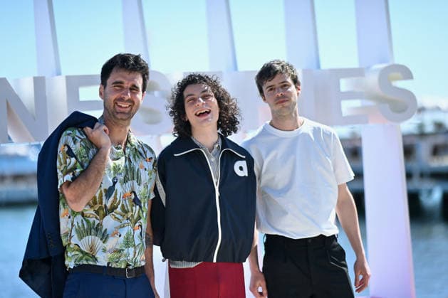 p tain De Soiree Photocall - The 9th Cannes Series International Festival. FC CANNES, FRANCE - APRIL 23 Quentin Pissot, Roman Doduik and Félix Guimard attends the P tain De Soiree Photocall at the 9th Cannes Series International Festival at Plage Du Majestic on April 23, 2026 in Cannes, France.. Photo by Franck Castel ABACAPRESS.COM Cannes France  Copyright: xCastelxFranck ABACAx