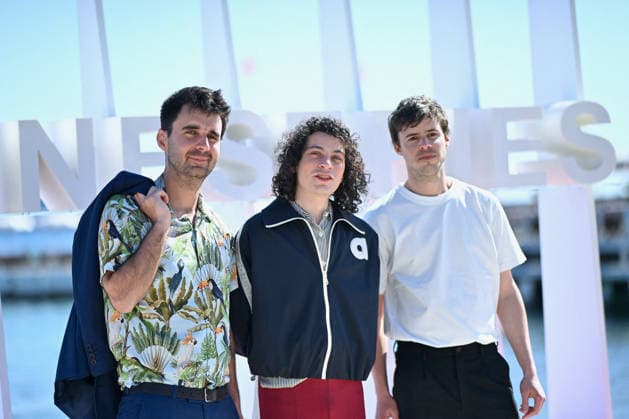 p tain De Soiree Photocall - The 9th Cannes Series International Festival. FC CANNES, FRANCE - APRIL 23 Quentin Pissot, Roman Doduik and Félix Guimard attends the P tain De Soiree Photocall at the 9th Cannes Series International Festival at Plage Du Majestic on April 23, 2026 in Cannes, France.. Photo by Franck Castel ABACAPRESS.COM Cannes France  Copyright: xCastelxFranck ABACAx