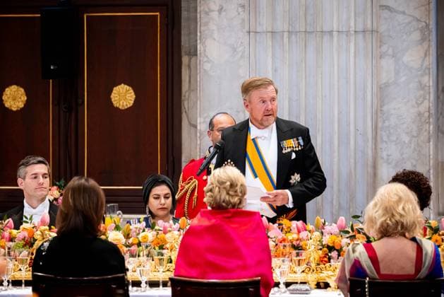 Royal Couple Offers Corps Diplomatic Dinner, Amsterdam - 23 Apr 2026 King Willem-Alexander and Queen Maxima at the Corps Diplomatique for a gala dinner at the Royal Palace Amsterdam. Amsterdam The Netherlands  Copyright: xMischaxSchoemakerx