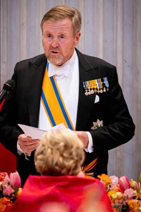 Royal Couple Offers Corps Diplomatic Dinner, Amsterdam - 23 Apr 2026 King Willem-Alexander and Queen Maxima at the Corps Diplomatique for a gala dinner at the Royal Palace Amsterdam. Amsterdam The Netherlands  Copyright: xMischaxSchoemakerx