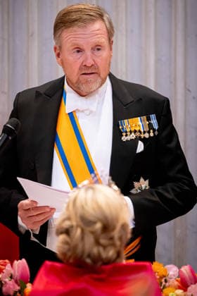 Royal Couple Offers Corps Diplomatic Dinner, Amsterdam - 23 Apr 2026 King Willem-Alexander and Queen Maxima at the Corps Diplomatique for a gala dinner at the Royal Palace Amsterdam. Amsterdam The Netherlands  Copyright: xMischaxSchoemakerx