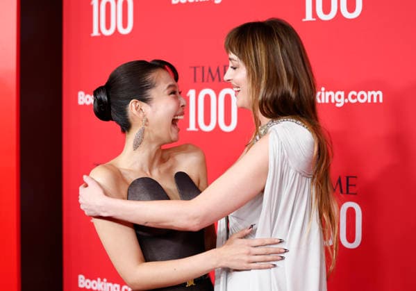 JENNIE and Dakota Johnson arrive on the red carpet at the 2026 TIME 100 Gala at Frederick P. Rose Hall, Home of Jazz at Lincoln Center, in New York City on Thursday, April 23, 2025.  NYP20260423302 JOHNxANGELILLO