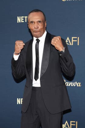 April 23, 2026, Los Angeles, Ca, USA: LOS ANGELES - APR 18: Sugar Ray Leonard at the AFI Lifetime Achievement Award: A Tribute Celebrating Eddie Murphy at the Dolby Theater on April 18, 2026 in Los Angeles, CA Los Angeles USA - ZUMAnc22 20260423_zaa_nc22_228 Copyright: xKathyxHutchinsx
