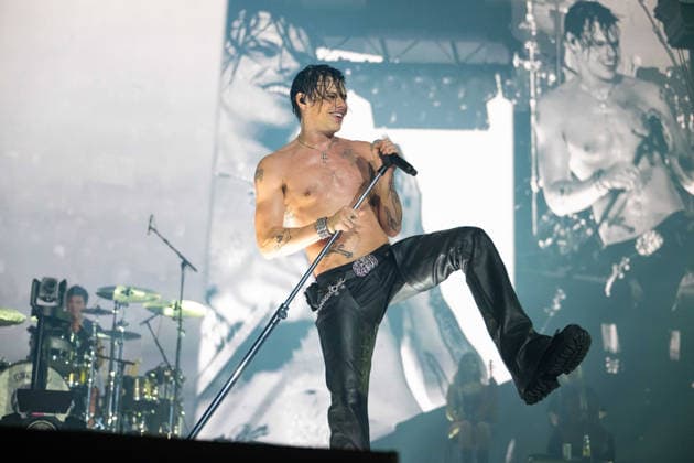YUNGBLUD performs at Birmingham Utilita Arena 23rd April 202 YUNGBLUD performs live at Birmingham Utilita Arena on 23rd April 2026, delivering a high-energy set to a packed crowd. Known for his explosive stage presence and connection with fans, the artist brought raw emotion and intensity to the arena as part of his latest live show. Photography by Hannah Meadows for, Credit:HANNAHMEADOWSPHOTOGRAPHY Avalon  Copyright: xHANNAHMEADOWSPHOTOGRAPHYx xAvalonx 1093965655