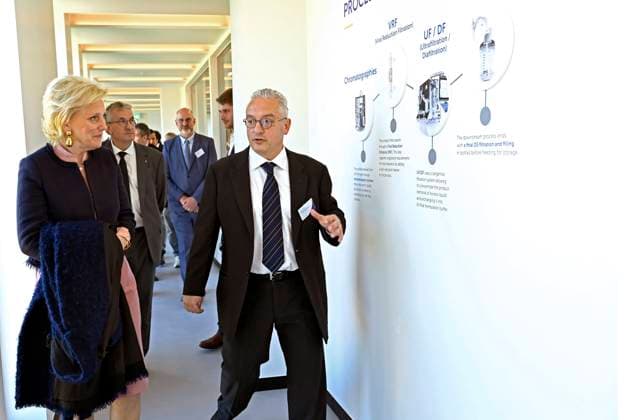 UCB inauguration attended by Princess Astrid BRAINE-L ALLEUD, BELGIUM - APRIL 24 : Press conference and tour were organised to mark the inauguration by the pharmaceutical group UCB of a new gene therapy facility on its Braine-l Alleud campus, attended by Princess Astrid on April 24, 2026 in Braine-l Alleud, Belgium, 24 04 2026 Braine-l Alleud Belgium  Copyright: xDidierxLebrunx