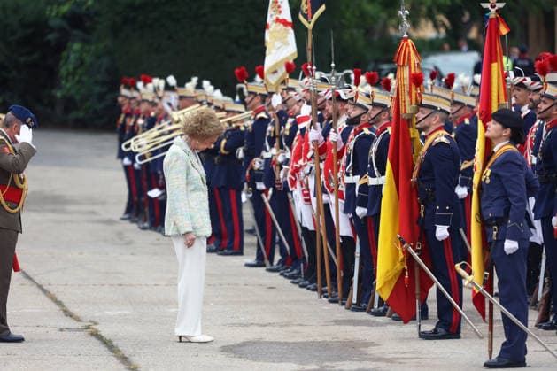 Queen Sofia presides over the ceremony of the solemn Swearing in of civilian personnel Queen Sofia during the ceremony of the solemn Swearing in of civilian personnel at the El Rey de la Guardia Real Barracks, on April 24, 2026, in Madrid Spain The oath or promise before the Flag of Spain is legally established in our legal system, It allows Spaniards who, without wishing to join the Armed Forces on a professional basis, may express their commitment to the defense of Spain, by taking the oath or pledge before the Spanish Flag, as a prerequisite for the acquisition of the status of professional military personnel.  Copyright: xÃngelxDiazxBrinasx 7467759