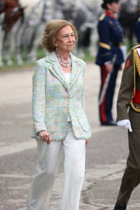 Queen Sofia presides over the ceremony of the solemn Swearing in of civilian personnel Queen Sofia during the ceremony of the solemn Swearing in of civilian personnel at the El Rey de la Guardia Real Barracks, on April 24, 2026, in Madrid Spain The oath or promise before the Flag of Spain is legally established in our legal system, It allows Spaniards who, without wishing to join the Armed Forces on a professional basis, may express their commitment to the defense of Spain, by taking the oath or pledge before the Spanish Flag, as a prerequisite for the acquisition of the status of professional military personnel.  Copyright: xÃngelxDiazxBrinasx 7467771