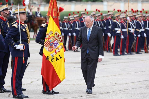 Queen Sofia presides over the ceremony of the solemn Swearing in of the Flag of civilian personnel Jose Maria Alvarez del Manzano during the ceremony of the solemn Swearing in of the Flag of civilian personnel at the El Rey de la Guardia Real Barracks, on April 24, 2026, in Madrid Spain The oath or promise before the Flag of Spain, is legally established in our legal system, It allows Spaniards who, without wishing to join the Armed Forces on a professional basis, may express their commitment to the defense of Spain, by taking the oath or pledge before the Spanish Flag, as a prerequisite for the acquisition of the status of professional military personnel.  Copyright: xÃngelxDiazxBrinasx 7467781