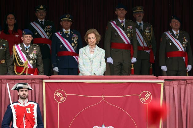 Queen Sofia presides over the ceremony of the solemn Swearing in of civilian personnel Queen Sofia during the ceremony of the solemn Swearing in of civilian personnel at the El Rey de la Guardia Real Barracks, on April 24, 2026, in Madrid Spain The oath or promise before the Flag of Spain is legally established in our legal system, It allows Spaniards who, without wishing to join the Armed Forces on a professional basis, may express their commitment to the defense of Spain, by taking the oath or pledge before the Spanish Flag, as a prerequisite for the acquisition of the status of professional military personnel.  Copyright: xÃngelxDiazxBrinasx 7467783