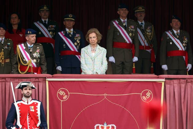 Queen Sofia presides over the ceremony of the solemn Swearing in of civilian personnel Queen Sofia during the ceremony of the solemn Swearing in of civilian personnel at the El Rey de la Guardia Real Barracks, on April 24, 2026, in Madrid Spain The oath or promise before the Flag of Spain is legally established in our legal system, It allows Spaniards who, without wishing to join the Armed Forces on a professional basis, may express their commitment to the defense of Spain, by taking the oath or pledge before the Spanish Flag, as a prerequisite for the acquisition of the status of professional military personnel.  Copyright: xÃngelxDiazxBrinasx 7467784