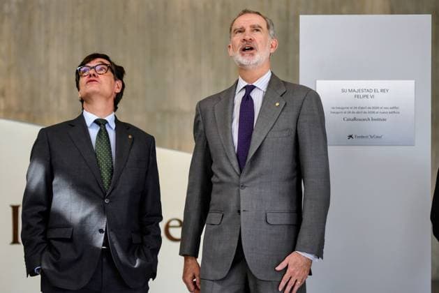 The King inaugurates the CaixaResearch Institute in Barcelona King Felipe VI d , and the President of the Generalitat, Salvador Illa i , during the inauguration of the CaixaResearch Institute, on 24 April 2026, in Barcelona, Catalonia Spain The CaixaResearch Institute is the first Spanish research center specialized in immunology, focused on the study of the immune system and how it is related to the most prevalent diseases - such as neurological, oncological or infectious diseases - also taking into account the impact of environmental factors 24 APRIL 2026 Barcelona Barcelona Barcelona Spain  Copyright: xAlbertoxParedesx 7467912