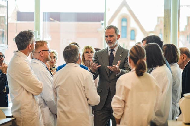 The King inaugurates the CaixaResearch Institute in Barcelona King Felipe VI d , during the inauguration of the CaixaResearch Institute, on April 24, 2026, in Barcelona, Catalonia Spain The CaixaResearch Institute is the first Spanish research center specialized in immunology, focused on the study of the immune system and how it relates to the most prevalent diseases -such as neurological, oncological or infectious diseases- also taking into account the impact of environmental factors 24 APRIL 2026 Barcelona Barcelona Barcelona Spain  Copyright: xAlbertoxParedesx 7467918
