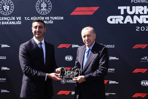Turkish President Recep Tayyip Erdogan attends F1 Turkiye GP debut ISTANBUL, TURKIYE - APRIL 24: Turkish President Recep Tayyip Erdogan (R) attends the launch of Formula 1 Grand Prix of Turkiye held outside the Dolmabahce Presidential Office in Istanbul, Turkiye on April 24, 2026. Hakan Akgun Anadolu Istanbul Turkey. Editorial use only. Please get in touch for any other usage.  Copyright: x2026xAnadoluxHakanxAkgunx