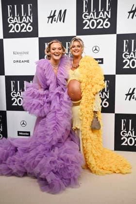 STOCKHOLM, SVERIGE 20260424 Lisa Borg & Hanna Happy Sinerius anländer till Elle-galan pa Grand Hotel pa fredagen. STOCKHOLM SVERIGE x10080x *** STOCKHOLM, SWEDEN 20260424 Lisa Borg Hanna Happy Sinerius arrives at the Elle gala at the Grand Hotel on Friday STOCKHOLM SWEDEN x10080x  Copyright: xFredrikxSandberg TTx ELLE GALAN 2026 hqop4zeVbSI