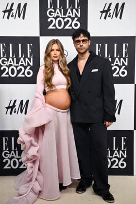 STOCKHOLM, SWEDEN 20260424 Hanna Schönberg and Erik Saade arrive at the Elle gala at the Grand Hotel on Friday STOCKHOLM SWEDEN x10080x  Copyright: xFredrikxSandberg TTx ELLE GALAN 2026 qBt8avkq4A8