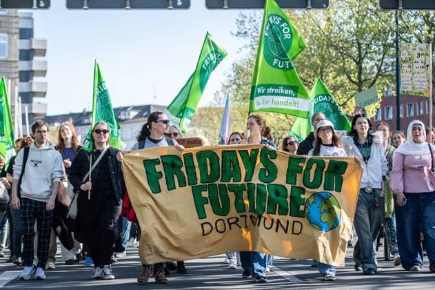 Demonstration in Dortmund against the government s energy policies DORTMUND, GERMANY - APRIL 24: Activists and supporters of Fridays for Future take part in a demonstration against the German government s energy policies on April 24, 2026 in Dortmund, Germany. Nationwide protests are organized today by Fridays for Future to call for more usage of renewable energies and urge the government to take more climate-friendly measures. Hesham Elsherif Anadolu Dortmund Germany. Editorial use only. Please get in touch for any other usage.  Copyright: x2026xAnadoluxHeshamxElsherifx