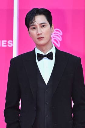 Pink Carpet - The 9th Canneseries International Festival - Day 2. FC CANNES, FRANCE - APRIL 24 Ahn Bo-hyun attends Day Two of the 9th Canneseries International Festival on April 24, 2026 in Cannes, France. Photo by Franck Castel ABACAPRESS.COM Cannes France  Copyright: xCastelxFranck ABACAx