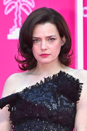 Pink Carpet - The 9th Canneseries International Festival - Day 2. FC CANNES, FRANCE - APRIL 24 Roxane Mesquida attends Day Two of the 9th Canneseries International Festival on April 24, 2026 in Cannes, France. Photo by Franck Castel ABACAPRESS.COM Cannes France  Copyright: xCastelxFranck ABACAx