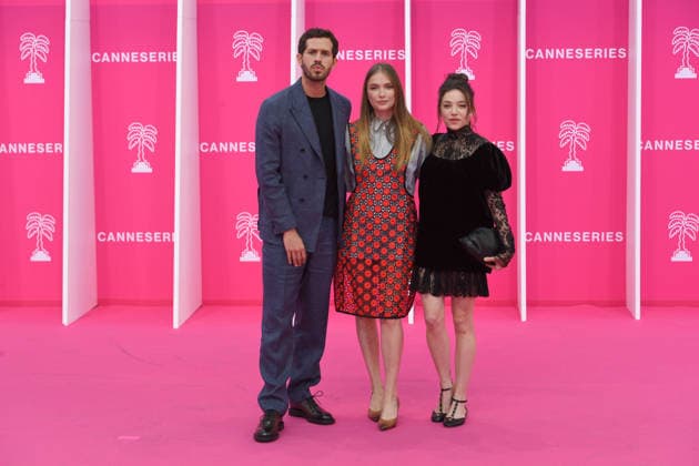 Pink Carpet - The 9th Canneseries International Festival in Cannes, France - 24 Apr 2026 Victor Belmondo, Camille Razat and Zoé Adjani-Vallat attend Day Two of the 9th Canneseries International Festival in Cannes. Pink Carpet - The 9th Canneseries International Festival - Day 2.April 24, 2026 Cannes France Copyright: xGianluigixJoriox xSOPAxImagesx GJorio_24,Pink Canneserie_24193