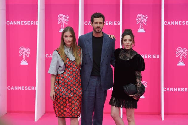 Pink Carpet - The 9th Canneseries International Festival in Cannes, France - 24 Apr 2026 Victor Belmondo, Camille Razat and Zoé Adjani-Vallat attend Day Two of the 9th Canneseries International Festival in Cannes. Pink Carpet - The 9th Canneseries International Festival - Day 2.April 24, 2026 Cannes France Copyright: xGianluigixJoriox xSOPAxImagesx GJorio_24,Pink Canneserie_24194