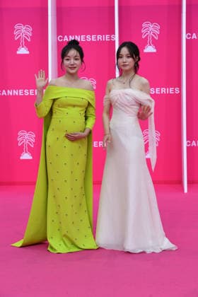 Pink Carpet - The 9th Canneseries International Festival in Cannes, France - 24 Apr 2026 Moon Ji-in, Bae Yoon-kyung attend Day Two of the 9th Canneseries International Festival in Cannes. Pink Carpet - The 9th Canneseries International Festival - Day 2.April 24, 2026 Cannes France Copyright: xGianluigixJoriox xSOPAxImagesx GJorio_24,Pink Canneserie_24211