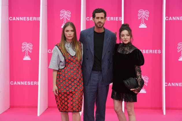 Pink Carpet - The 9th Canneseries International Festival in Cannes, France - 24 Apr 2026 Victor Belmondo, Camille Razat and Zoé Adjani-Vallat attend Day Two of the 9th Canneseries International Festival in Cannes. Pink Carpet - The 9th Canneseries International Festival - Day 2.April 24, 2026 Cannes France Copyright: xGianluigixJoriox xSOPAxImagesx GJorio_24,Pink Canneserie_24232