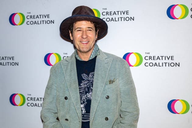 April 24, 2026, Washington, District Of Columbia, USA: WASHINGTON, District of Columbia, USA, 24 April 2026: Rob Morrow poses on the red carpet during The Creative Coalition Night Before Dinner ahead of the White House CorrespondentsÃ¢â‚¬â ¢ Dinner weekend at PubKey in Washington, DC, USA. Washington USA - ZUMAk206 20260424_znp_k206_031 Copyright: xMattxKaminskyx
