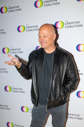 April 24, 2026, Washington, District Of Columbia, USA: WASHINGTON, District of Columbia, USA, 24 April 2026: Michael Chiklis poses on the red carpet during The Creative Coalition Night Before Dinner ahead of the White House CorrespondentsÃ¢â‚¬â ¢ Dinner weekend at PubKey in Washington, DC, USA. Washington USA - ZUMAk206 20260424_znp_k206_034 Copyright: xMattxKaminskyx