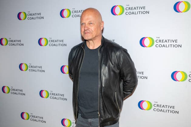 April 24, 2026, Washington, District Of Columbia, USA: WASHINGTON, District of Columbia, USA, 24 April 2026: Michael Chiklis poses on the red carpet during The Creative Coalition Night Before Dinner ahead of the White House CorrespondentsÃ¢â‚¬â ¢ Dinner weekend at PubKey in Washington, DC, USA. Washington USA - ZUMAk206 20260424_znp_k206_037 Copyright: xMattxKaminskyx