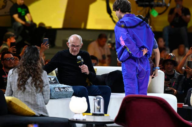 April 24, 2026, Mexico City, Ciudad de Mexico, Mexico: Christopher Lloyd receives a DeLorean pioÂ±ata by a fan during a conference as part of pop culture festival CCXP Comic Con Experience at Centro Banamex on April 24, 2026 in Mexico City, Mexico. Mexico City Mexico - ZUMAe321 20260424_zea_e321_112 Copyright: xCarlosxTischlerx