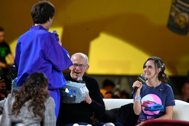 April 24, 2026, Mexico City, Ciudad de Mexico, Mexico: Christopher Lloyd receives a DeLorean pioÂ±ata by a fan during a conference as part of pop culture festival CCXP Comic Con Experience at Centro Banamex on April 24, 2026 in Mexico City, Mexico. Mexico City Mexico - ZUMAe321 20260424_zea_e321_096 Copyright: xCarlosxTischlerx