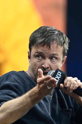 April 24, 2026, Mexico City, Ciudad de Mexico, Mexico: Aaron Paul speaks during a conference as part of pop culture festival CCXP Comic Con Experience at Centro Banamex on April 24, 2026 in Mexico City, Mexico. Mexico City Mexico - ZUMAe321 20260424_zea_e321_088 Copyright: xCarlosxTischlerx