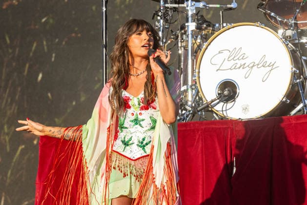 April 24, 2026, Indio, California, U.S: Musician ELLA LANGLEY during Stagecoach Music Festival at Empire Polo Club in Indio, California Indio U.S  - ZUMAs135 20260424_zap_s135_014 Copyright: xDanielxDeSloverx
