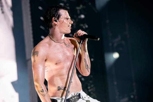 Yungblud performing live at The O2, London 24 April 2026 YUNGBLUD (Dominic Richard Harrison) is an English singer, songwriter, and actor. He is know for his outlandish shows and outfits. He has released two albums - his most recent Weird!, was released in late 20 and peaked atop the UK Albums Chart, and reached number 75 on the US Billboard 200. He appeared in Emmerdale and The Lodge before beginning his music career This tour is called: Idols - The World Tour for his third album of the same name, Credit:Dafydd Owen Avalon The O2 Arena, North Greenwich, London  Copyright: xDafyddxOwenx xAvalonx 1094127973
