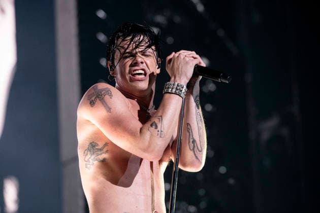 Yungblud performing live at The O2, London 24 April 2026 YUNGBLUD (Dominic Richard Harrison) is an English singer, songwriter, and actor. He is know for his outlandish shows and outfits. He has released two albums - his most recent Weird!, was released in late 20 and peaked atop the UK Albums Chart, and reached number 75 on the US Billboard 200. He appeared in Emmerdale and The Lodge before beginning his music career This tour is called: Idols - The World Tour for his third album of the same name, Credit:Dafydd Owen Avalon The O2 Arena, North Greenwich, London  Copyright: xDafyddxOwenx xAvalonx 1094128006
