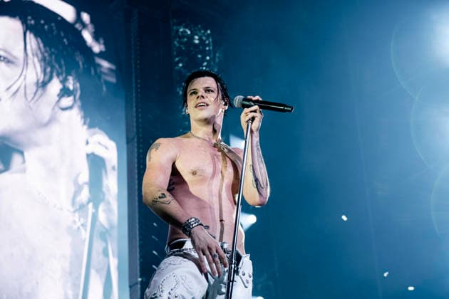 Yungblud performing live at The O2, London 24 April 2026 YUNGBLUD (Dominic Richard Harrison) is an English singer, songwriter, and actor. He is know for his outlandish shows and outfits. He has released two albums - his most recent Weird!, was released in late 20 and peaked atop the UK Albums Chart, and reached number 75 on the US Billboard 200. He appeared in Emmerdale and The Lodge before beginning his music career This tour is called: Idols - The World Tour for his third album of the same name, Credit:Dafydd Owen Avalon The O2 Arena, North Greenwich, London  Copyright: xDafyddxOwenx xAvalonx 1094128069