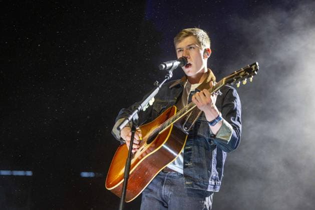 April 24, 2026, Indio, California, U.S: Musician SAM BARBER during Stagecoach Music Festival at Empire Polo Club in Indio, California Indio U.S  - ZUMAs135 20260424_zap_s135_039 Copyright: xDanielxDeSloverx