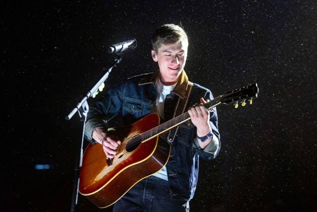 April 24, 2026, Indio, California, U.S: Musician SAM BARBER during Stagecoach Music Festival at Empire Polo Club in Indio, California Indio U.S  - ZUMAs135 20260424_zap_s135_035 Copyright: xDanielxDeSloverx