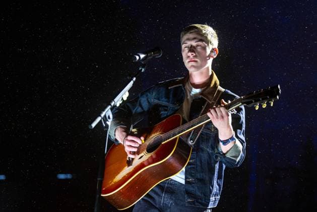 April 24, 2026, Indio, California, U.S: Musician SAM BARBER during Stagecoach Music Festival at Empire Polo Club in Indio, California Indio U.S  - ZUMAs135 20260424_zap_s135_036 Copyright: xDanielxDeSloverx