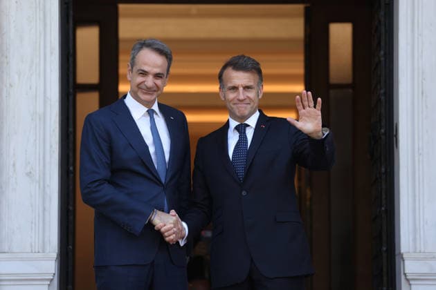 Kyriakos Mitsotakis - Emmanuel Macron meeting in Athens ATHENS, GREECE - APRIL 25: Greek Prime Minister Kyriakos Mitsotakis welcomes French President Emmanuel Macron, at Maximos Mansion in Athens, Greece, on April 25, 2026. Costas Baltas Anadolu Athens Greece. Editorial use only. Please get in touch for any other usage.  Copyright: x2026xAnadoluxCostasxBaltasx