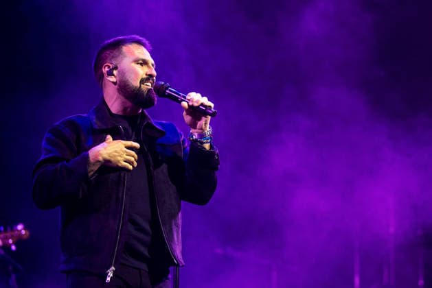 April 24, 2026, Indio, California, U.S: SHAY MOONEY of Dan + Shay during Stagecoach Music Festival at Empire Polo Club in Indio, California Indio U.S  - ZUMAs135 20260424_zap_s135_107 Copyright: xDanielxDeSloverx