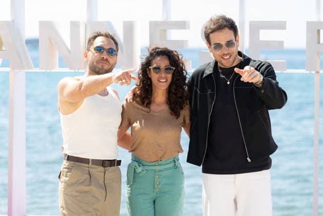 The 9th Canneseries International Festival - Demain Nous Appartient Photocall Youcef Agal, Samira Lacchab and Adrien Rob attend the Demain Nous Appartient Photocall at the 9th Canneseries International Festival at Plage Du Majestic on April 25, 2026 in Cannes, France Photo by Shootpix ABACAPRESS.COM Cannes France  Copyright: xShootpix ABACAx