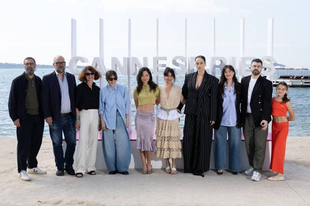 The 9th Canneseries International Festival - Many People Need To Die Photocall Sandra Romero, Anna Castillo, Jury Member Macarena GarcIa, SofIa Otero, Laura Weissmahr, Victoria Martin and Nacho Pardo attend the Many People Need To Die Photocall at the 9th Canneseries International Festival at Plage Du Majestic on April 25, 2026 in Cannes, France. Photo by Shootpix ABACAPRESS.COM Cannes France  Copyright: xShootpix ABACAx